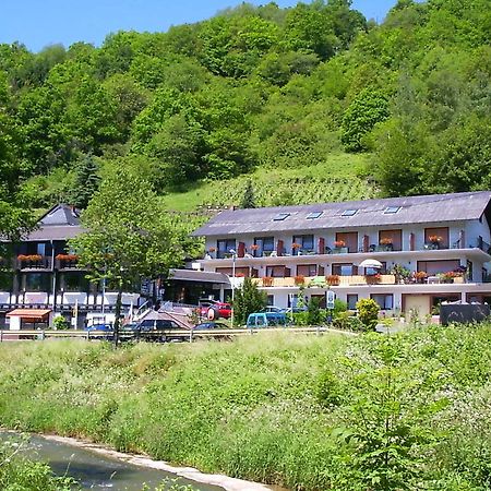 Landhotel Weinhaus Treis Weinaehr ภายนอก รูปภาพ