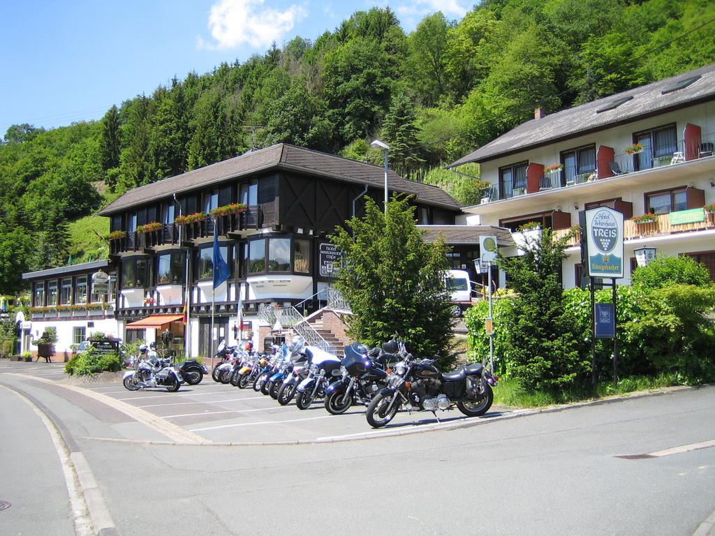 Landhotel Weinhaus Treis Weinaehr ภายนอก รูปภาพ