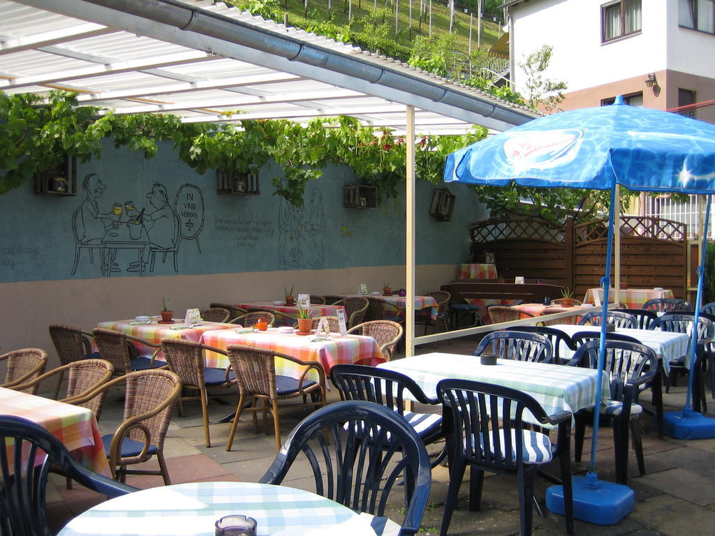 Landhotel Weinhaus Treis Weinaehr ภายนอก รูปภาพ